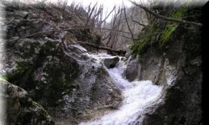 Cheremisovskie waterfalls: medieval nature of Crimea