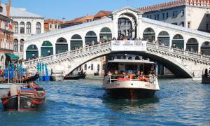 Maritime Venice: by boat on the islands Sightseeing boat in Venice