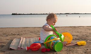 Quiet beaches in Italy.  Sandy beaches of Italy.  The best beaches for families with children